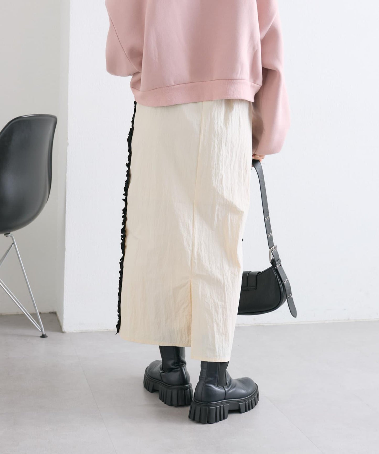 【w closet】側邊條紋荷葉邊半身裙