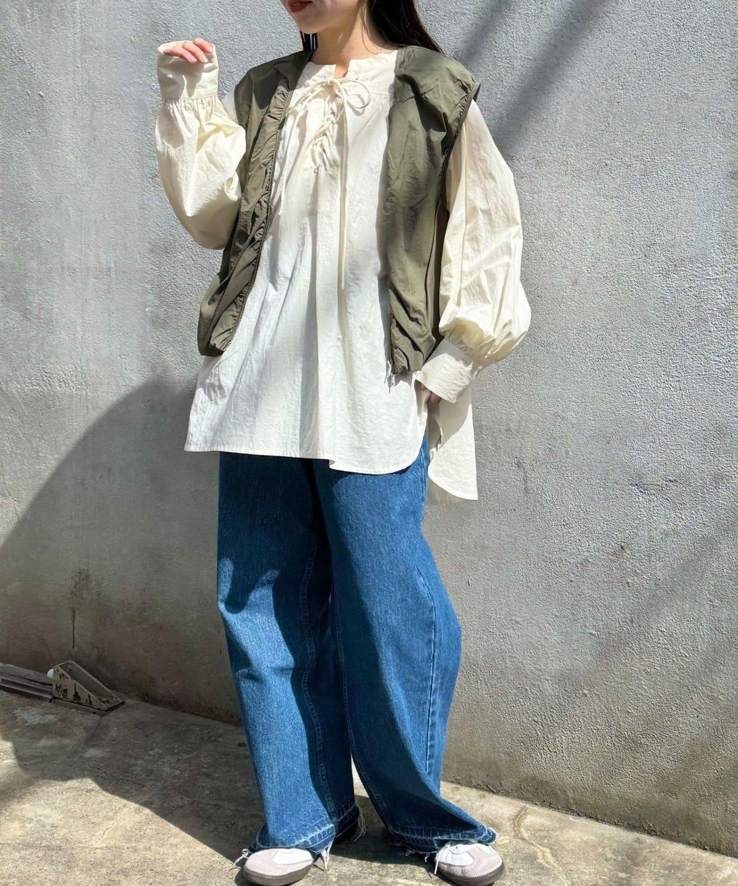 W繫帶收腰長款褶皺襯衫