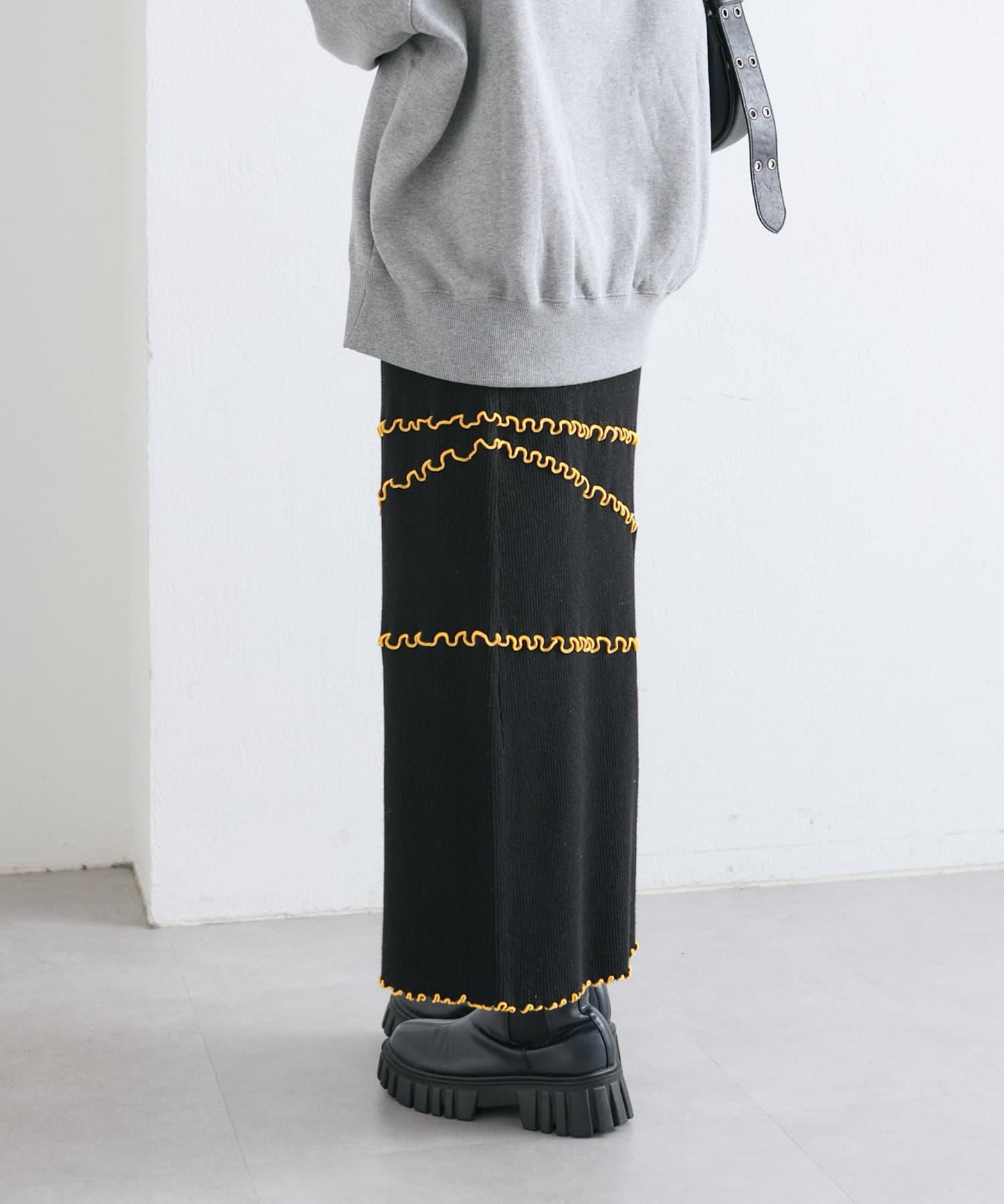 【w closet】拼色荷葉邊針織半身裙