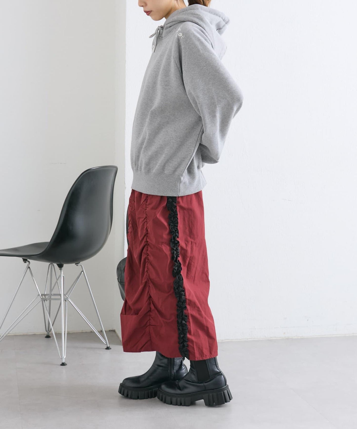 【w closet】側邊條紋荷葉邊半身裙