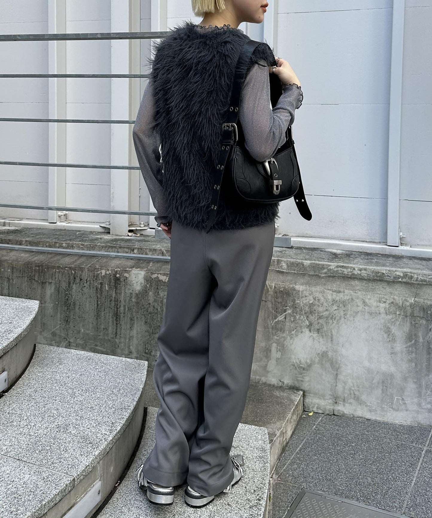 【w closet】亮絲羽毛針織背心