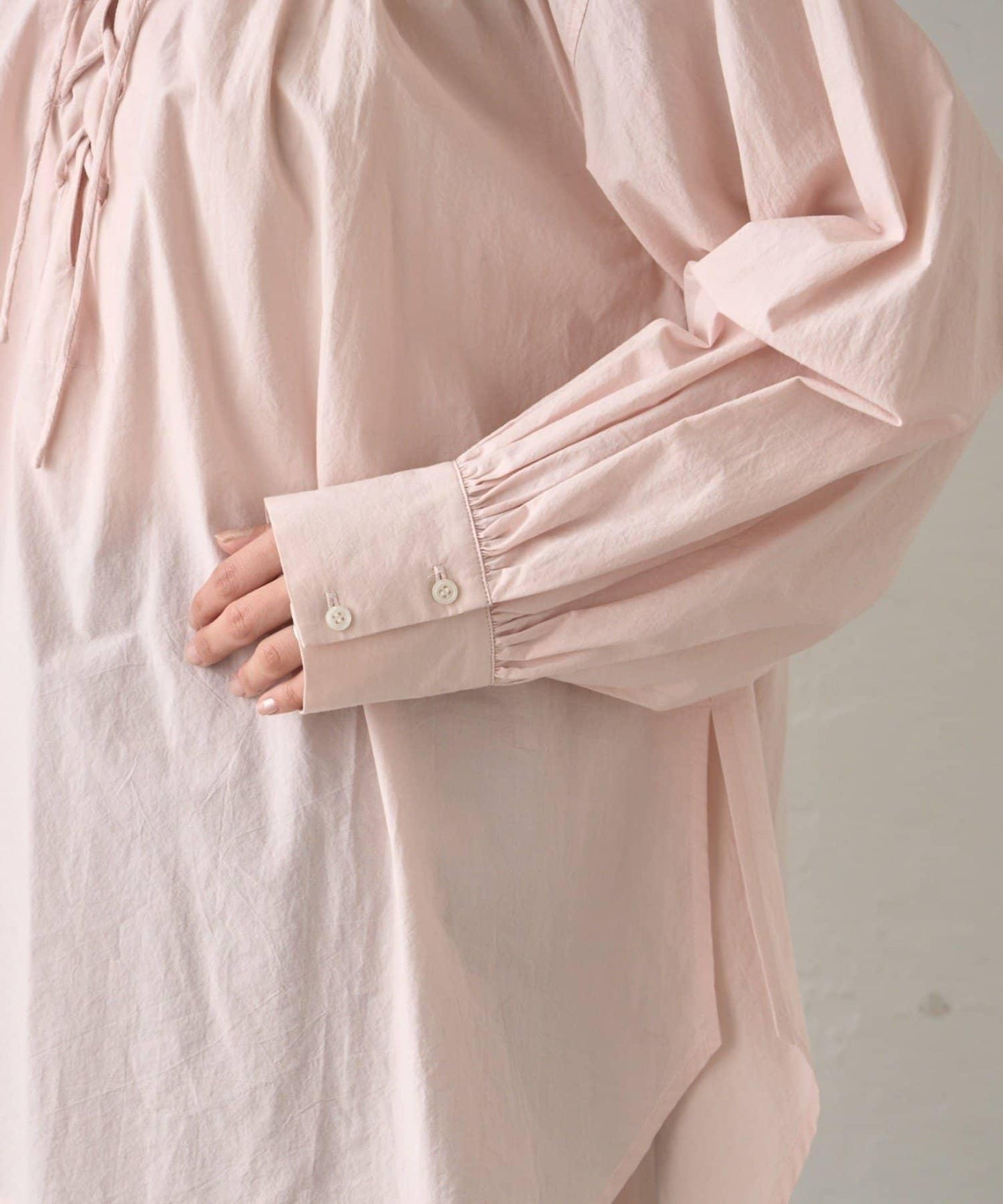 W繫帶收腰長款褶皺襯衫