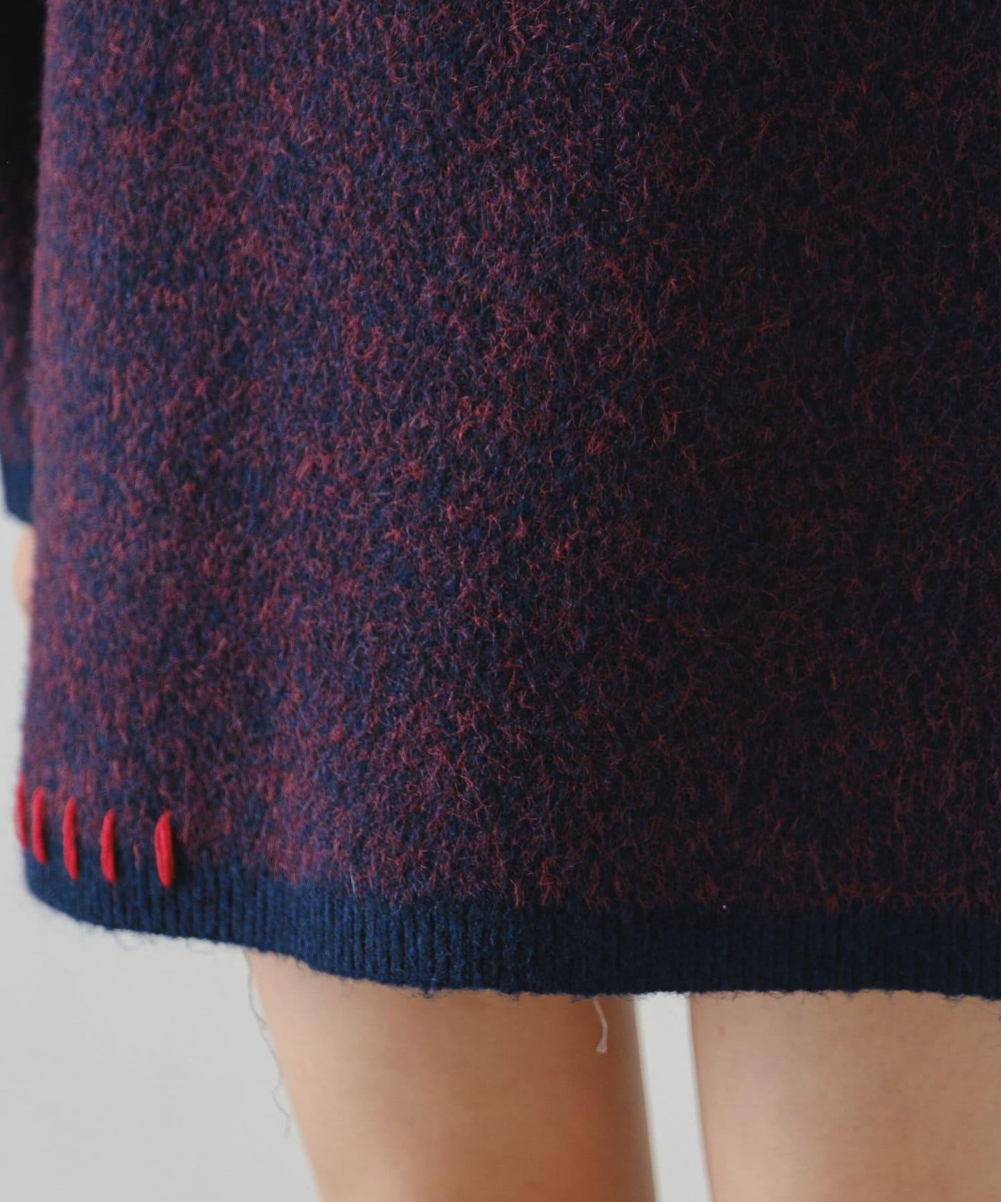 刺繡縫線字母長款上衣