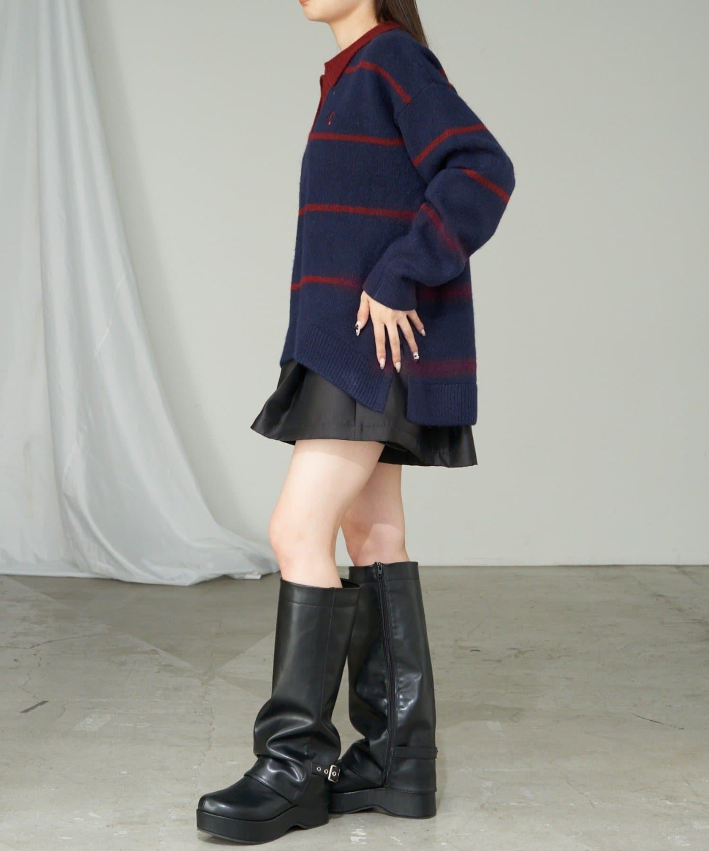 【RAY CASSIN】條紋V領POLO刺繡針織衫 / 翻領針織衫