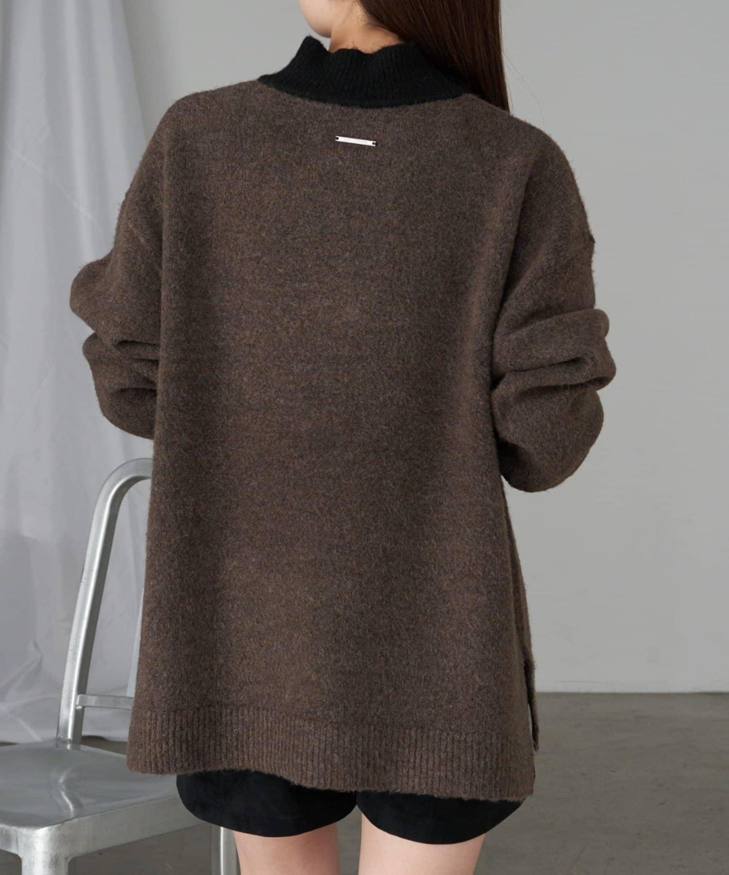 【RAY CASSIN】V領翻領刺繡針織衫 / 帶領針織衫