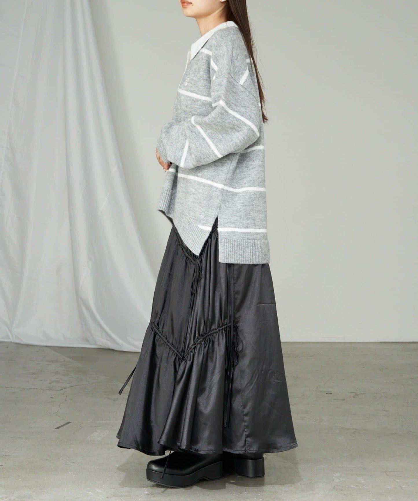 【RAY CASSIN】條紋V領POLO刺繡針織衫 / 翻領針織衫