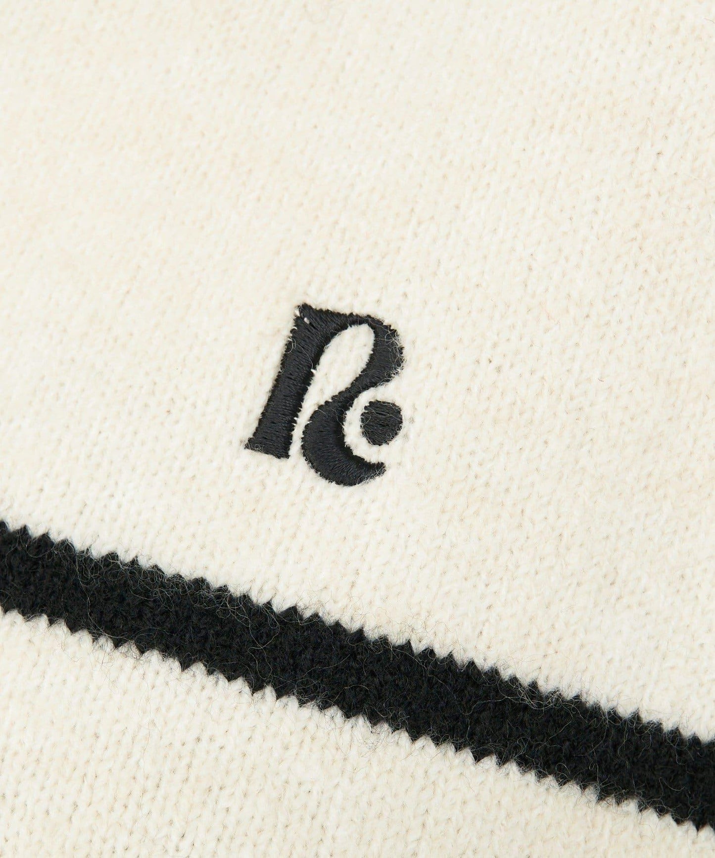 【RAY CASSIN】條紋V領POLO刺繡針織衫 / 翻領針織衫