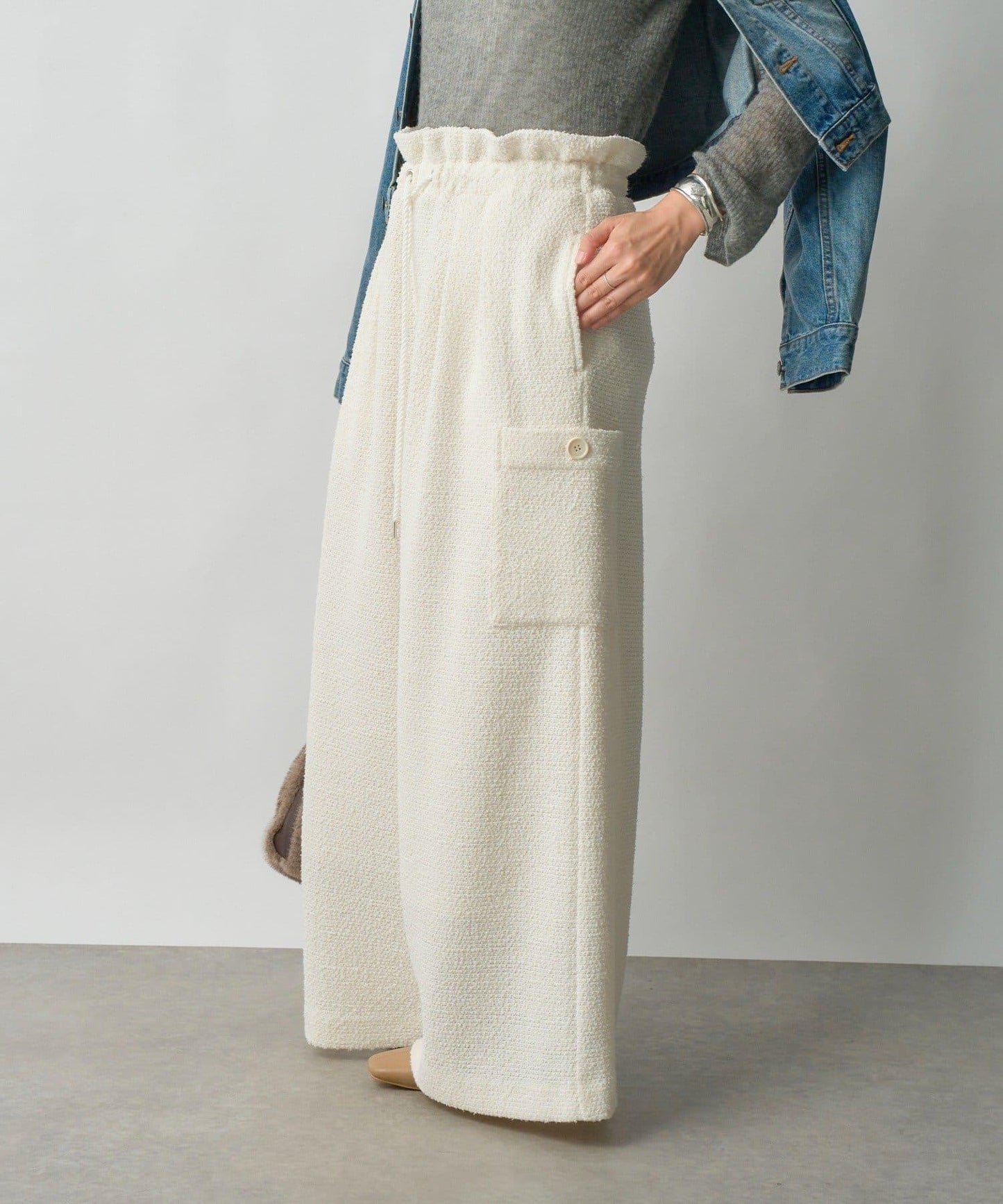 【打造時尚造型】剪裁粗花呢寬腿褲