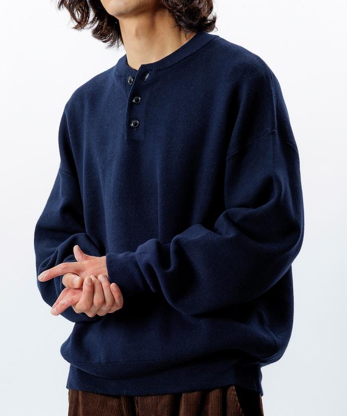 寬鬆版型 易打理 可水洗 亨利領針織衫