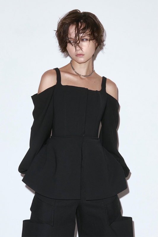 喇叭袖束身上衣