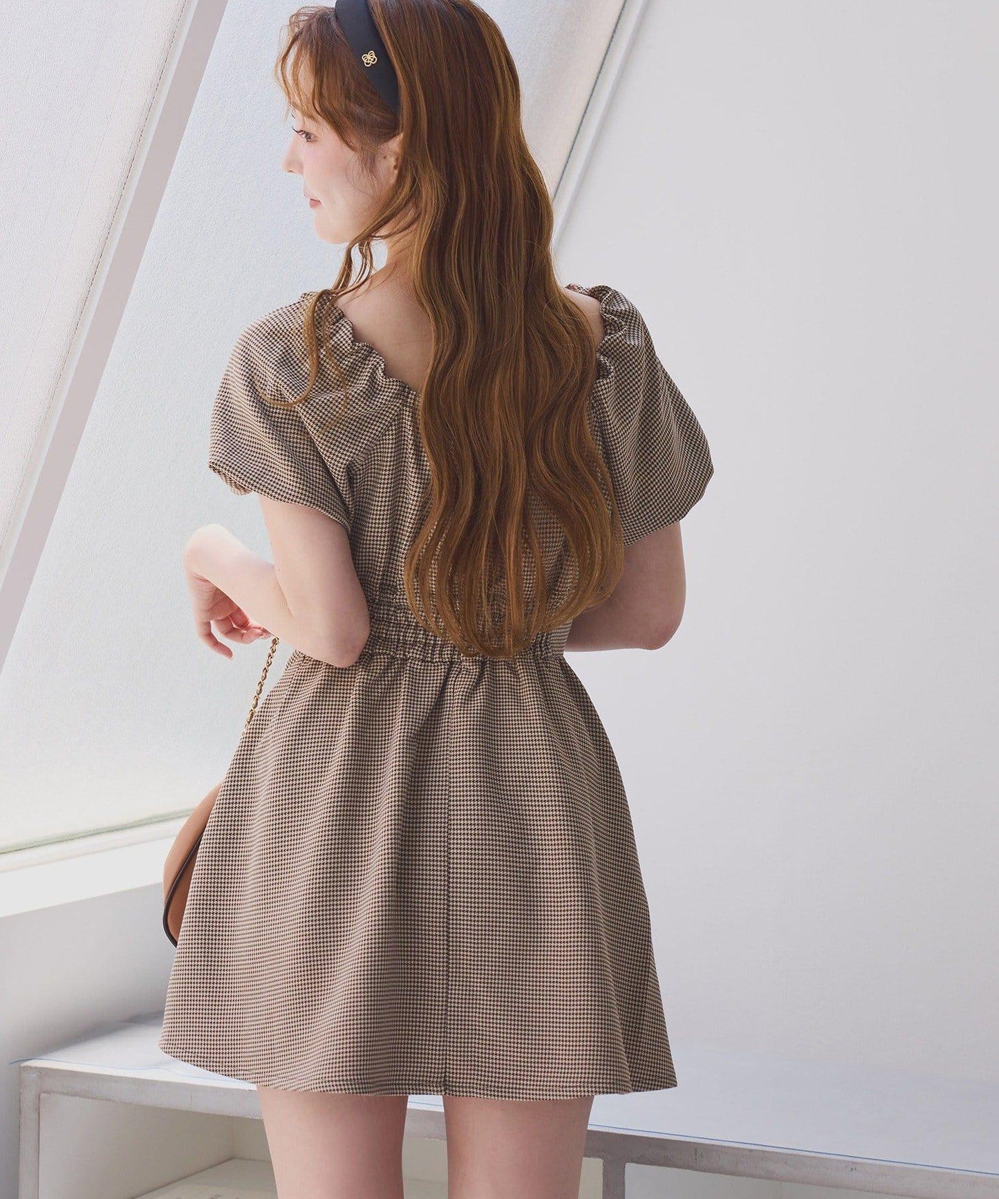 泡泡袖迷你連衣裙