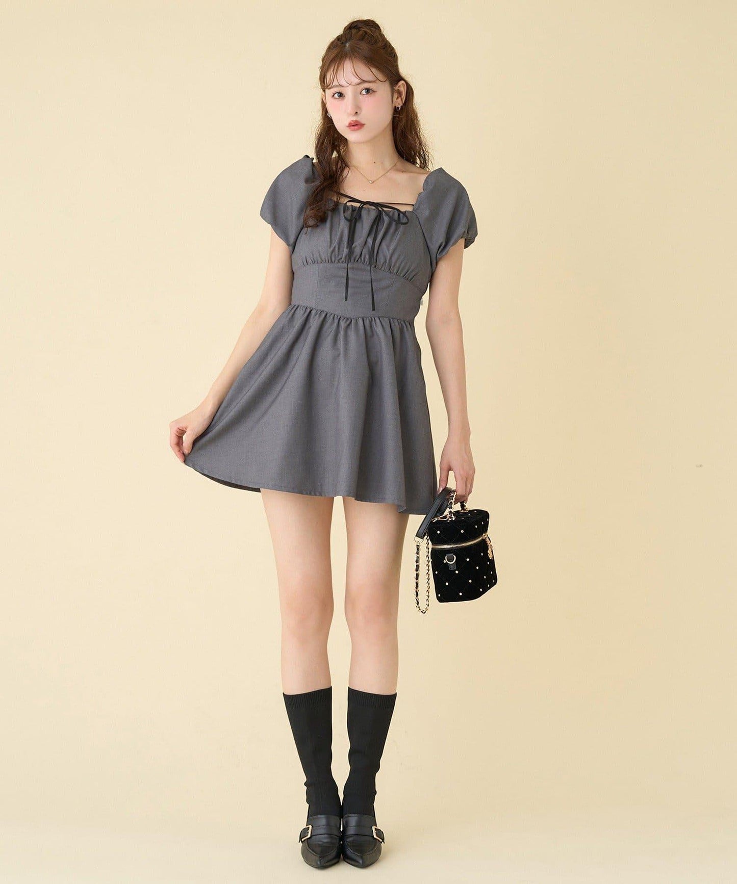 泡泡袖迷你連衣裙