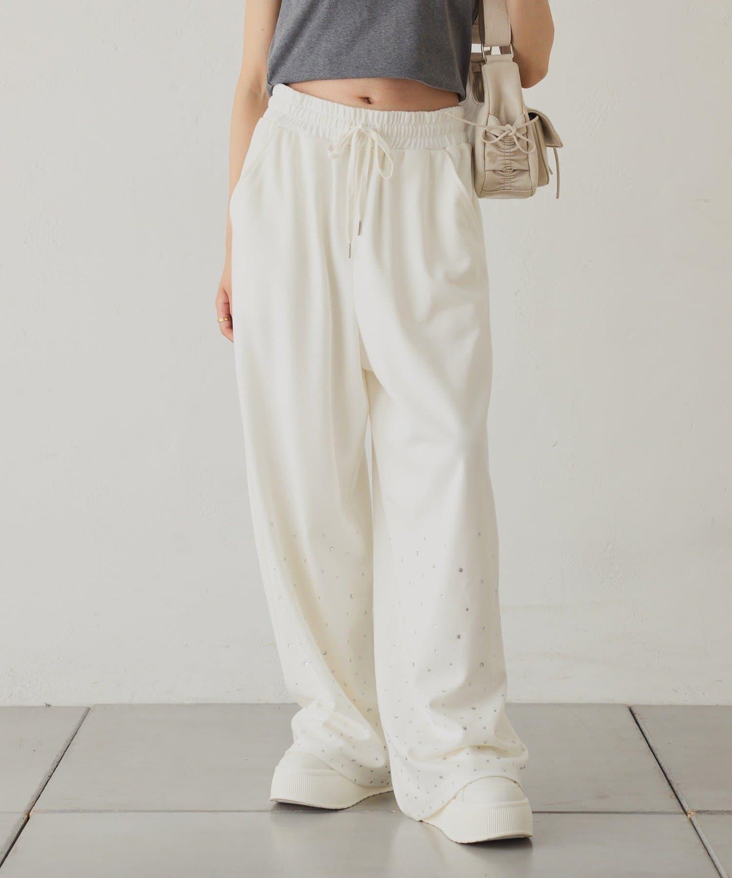 下襬珠飾剪裁褲