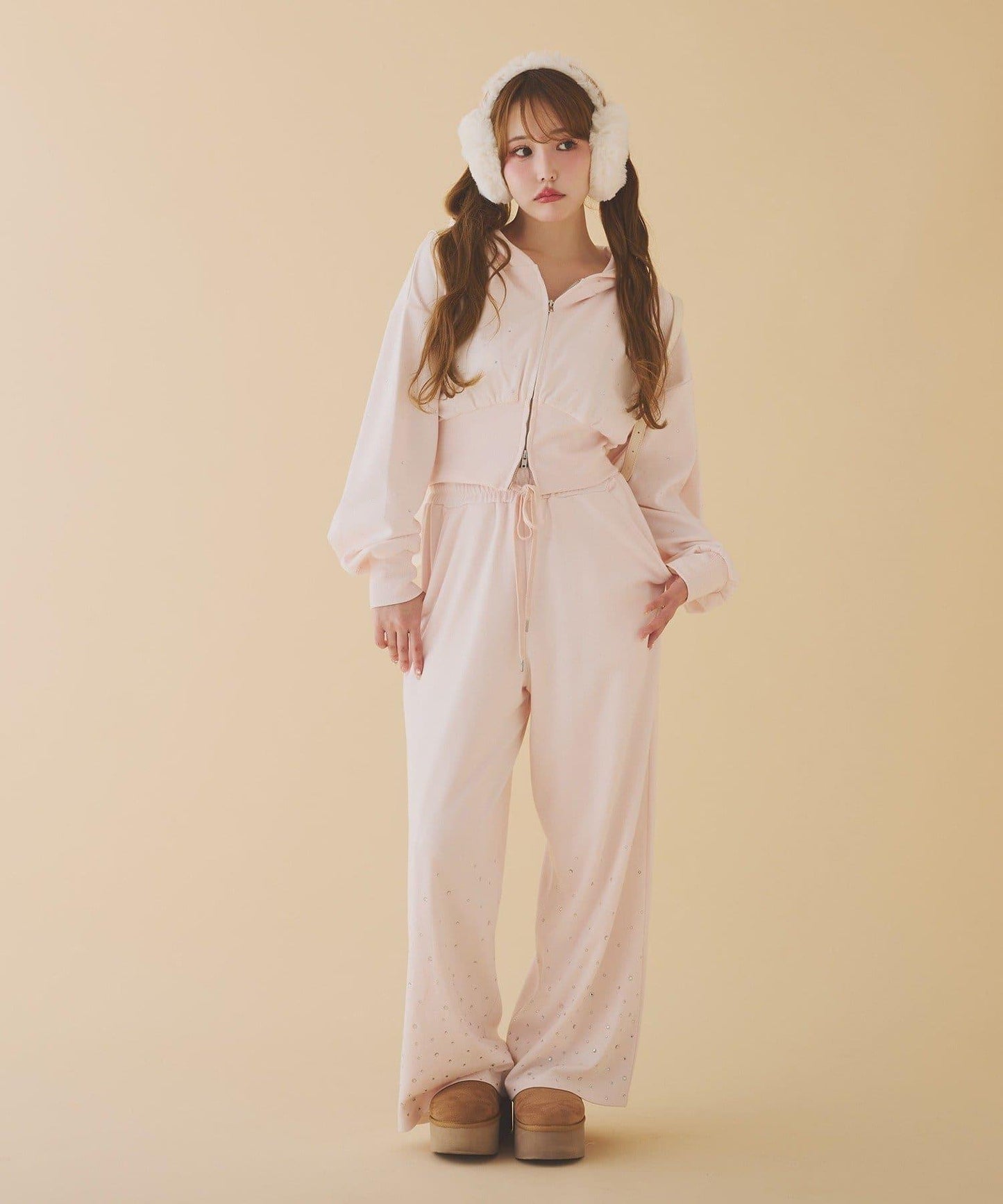 下襬珠飾剪裁褲