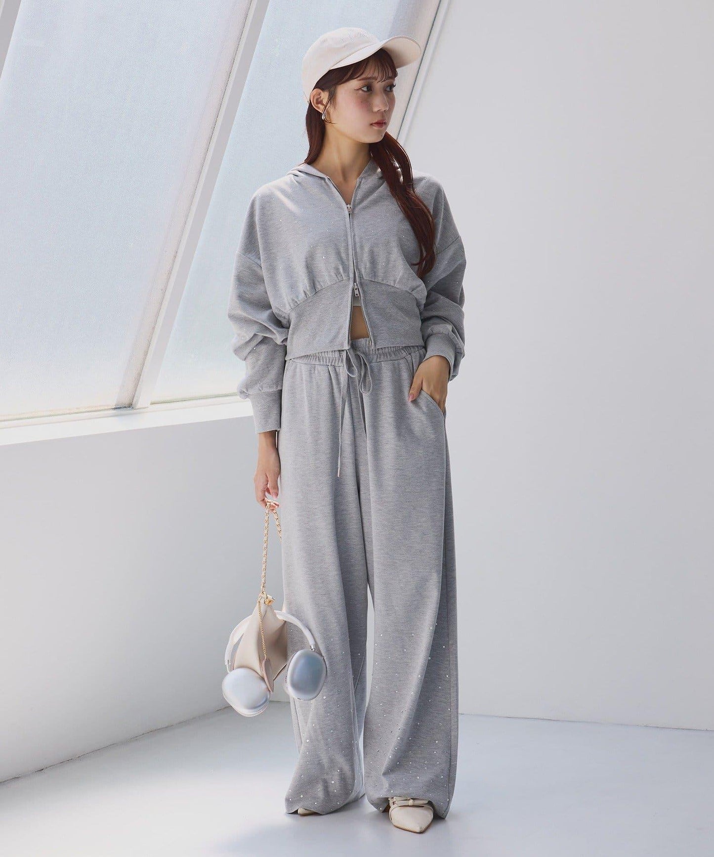 下襬珠飾剪裁褲