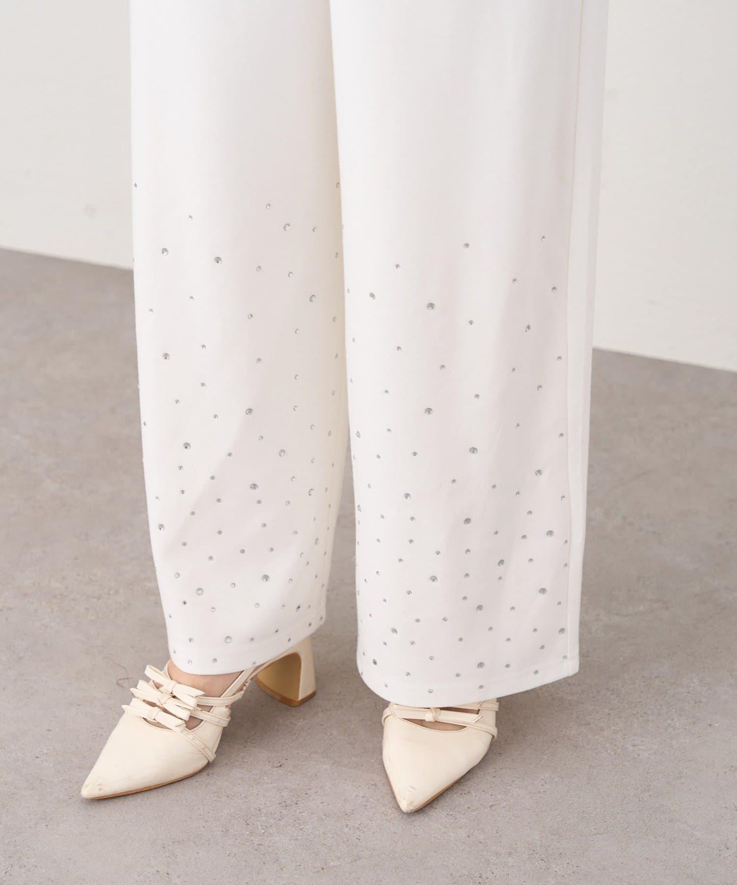 下襬珠飾剪裁褲