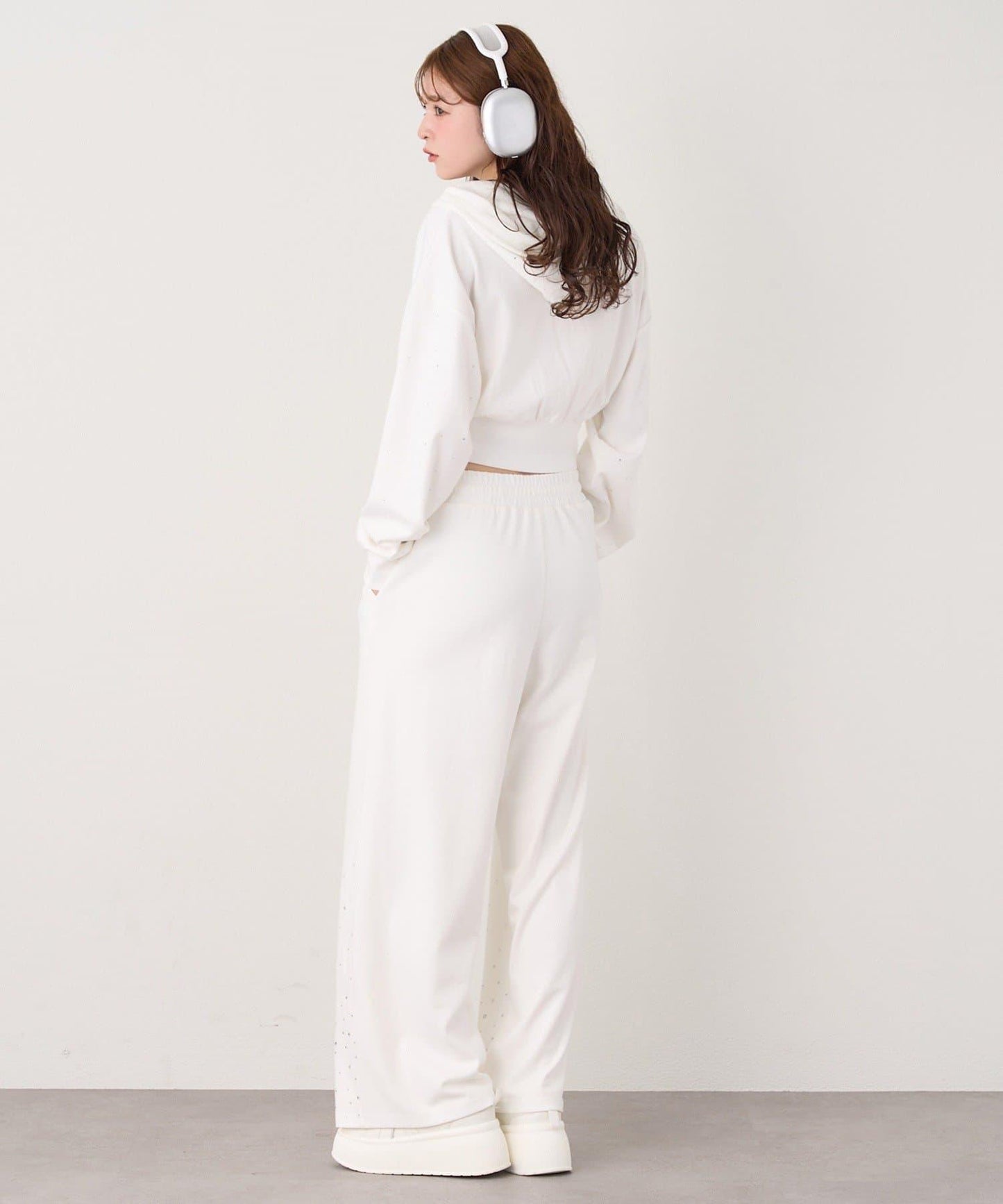 下襬珠飾剪裁褲