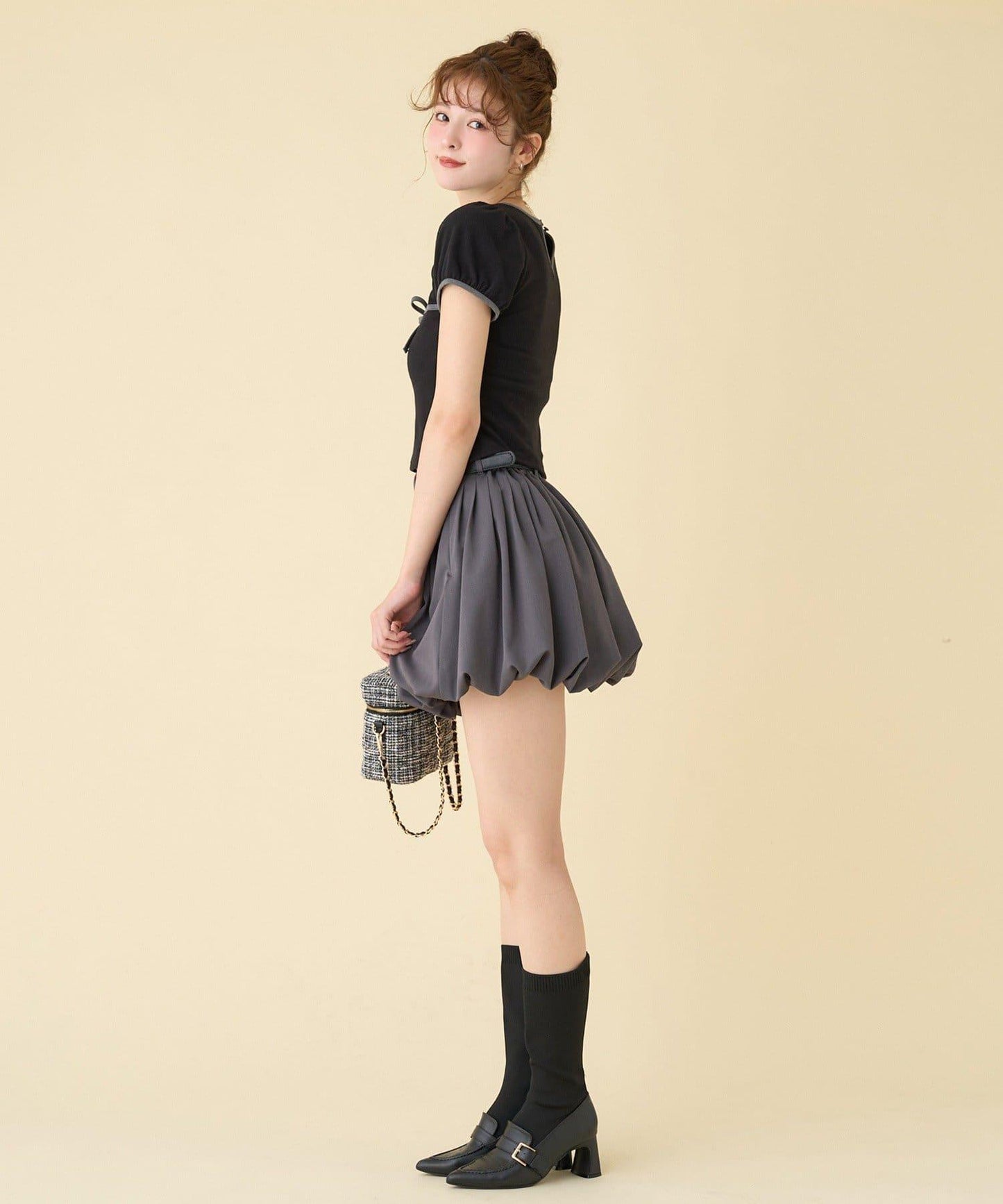 帶腰帶百褶泡泡迷你裙