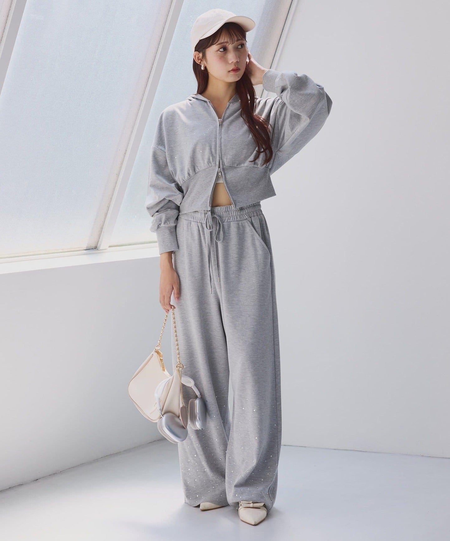 下襬珠飾剪裁褲