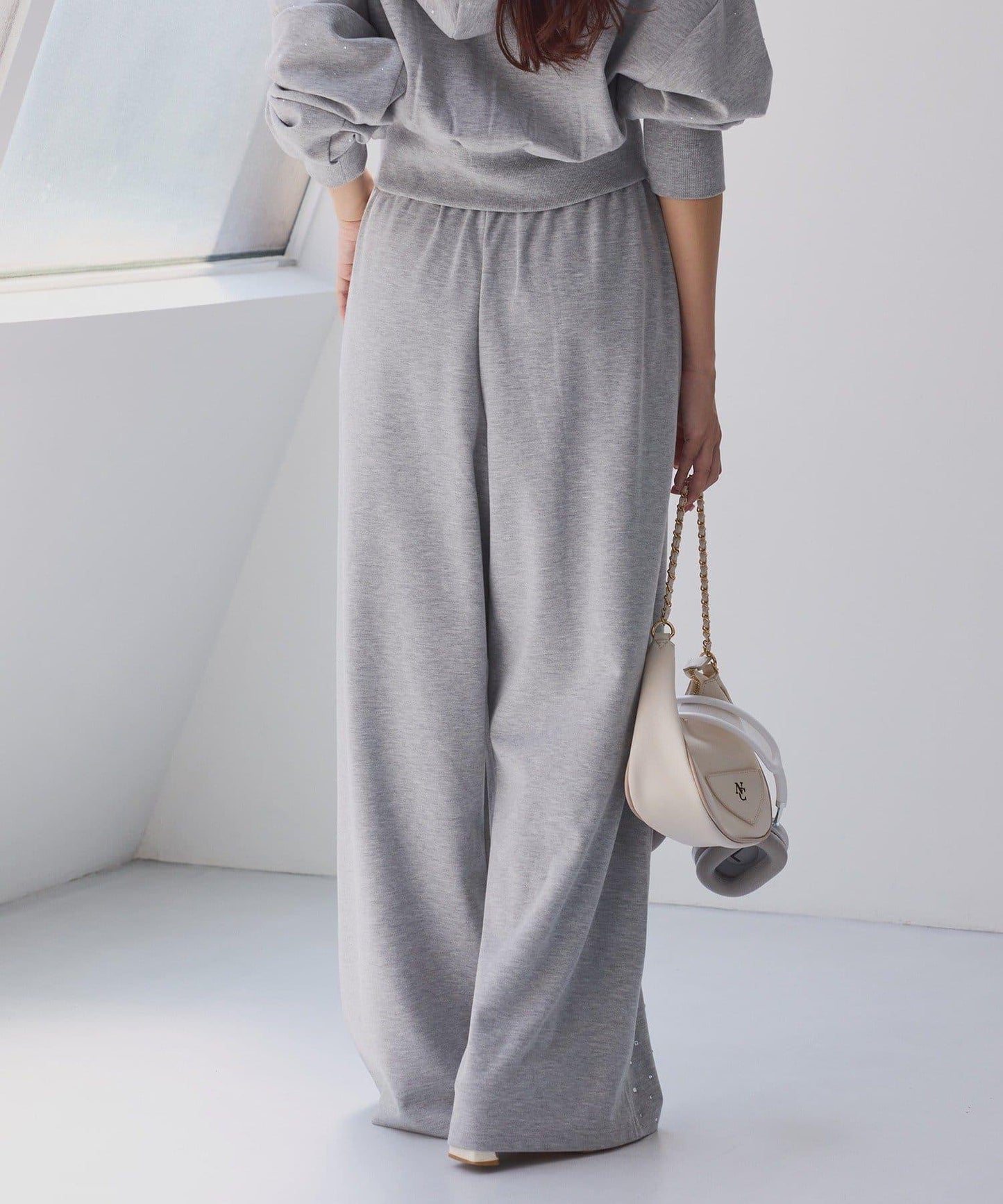 下襬珠飾剪裁褲