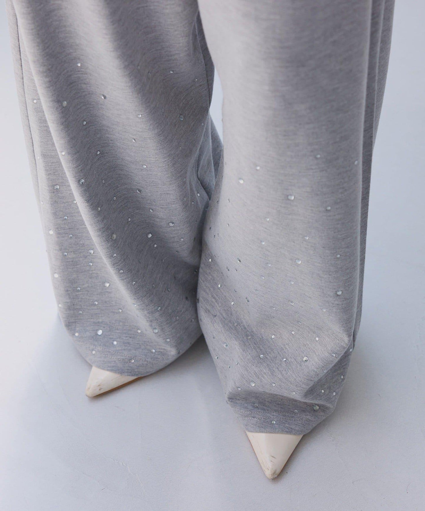 下襬珠飾剪裁褲