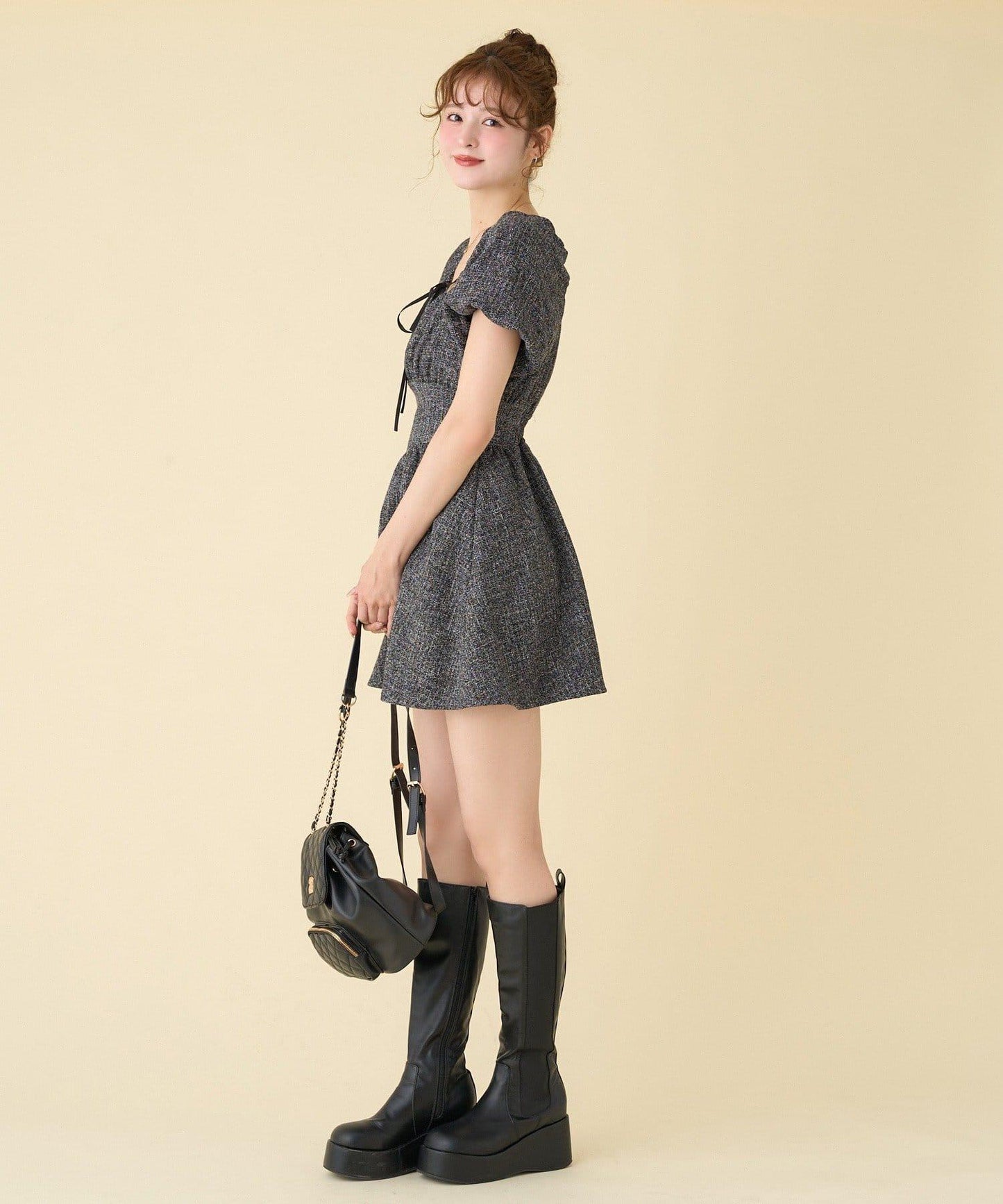 泡泡袖迷你連衣裙