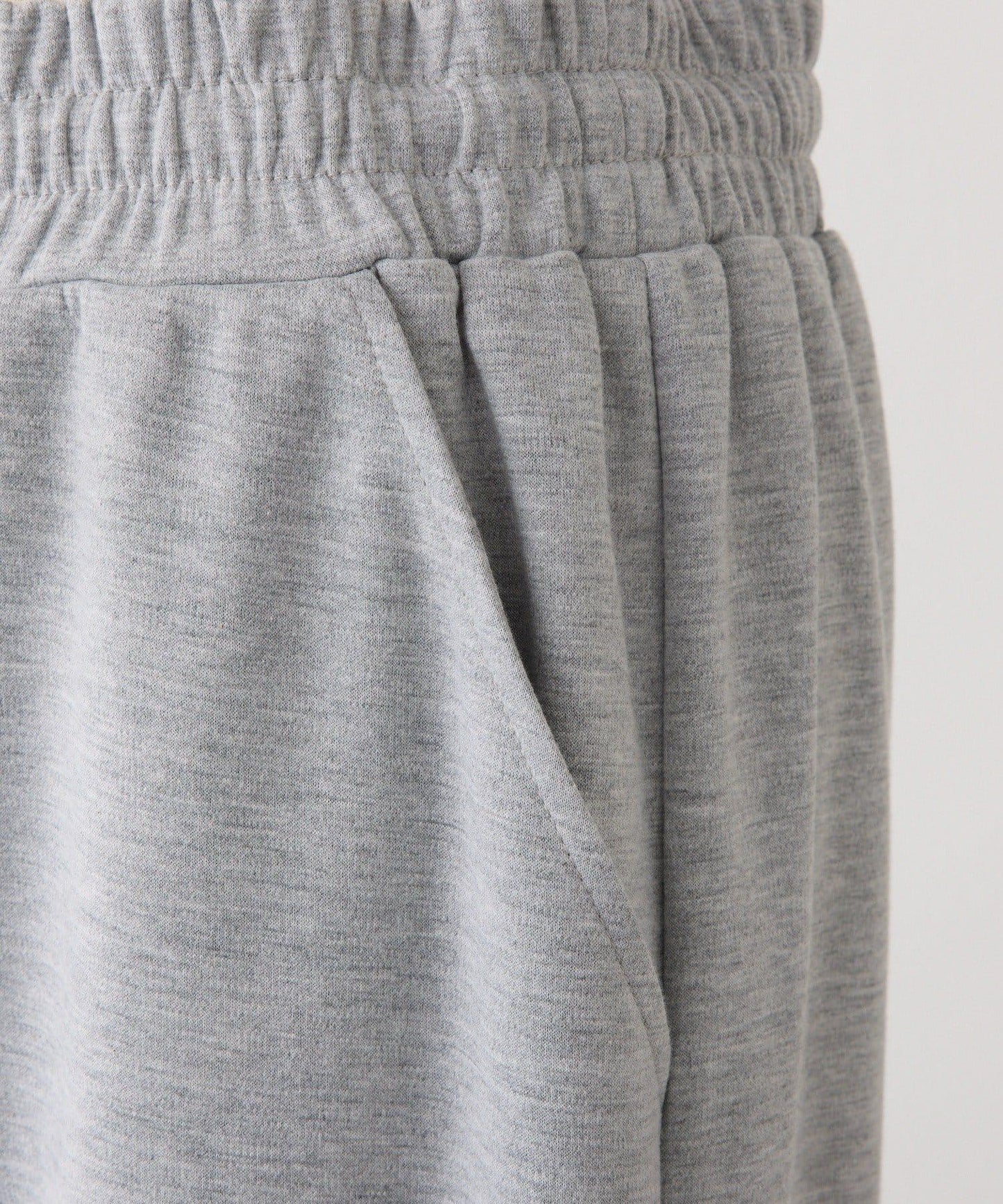 下襬珠飾剪裁褲