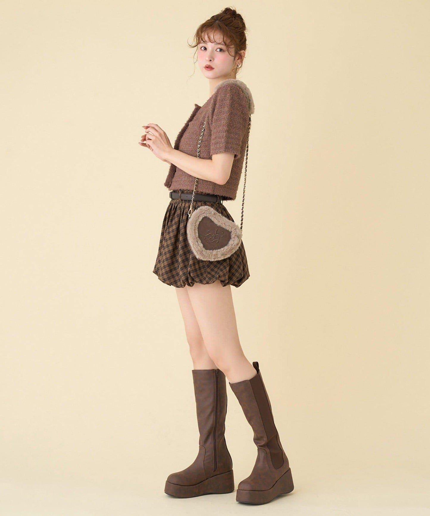 帶腰帶百褶泡泡迷你裙