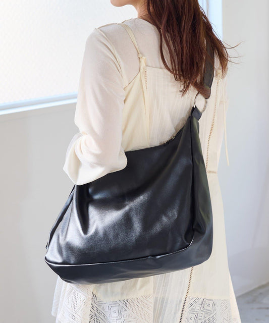 A4尺寸皮革單肩包