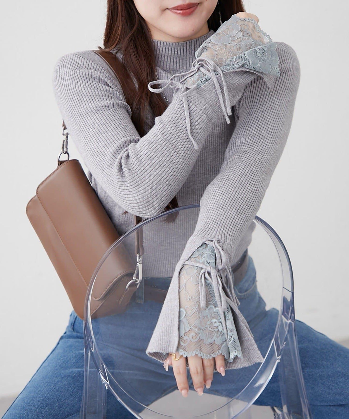 袖部蕾絲拼接蝴蝶結針織上衣