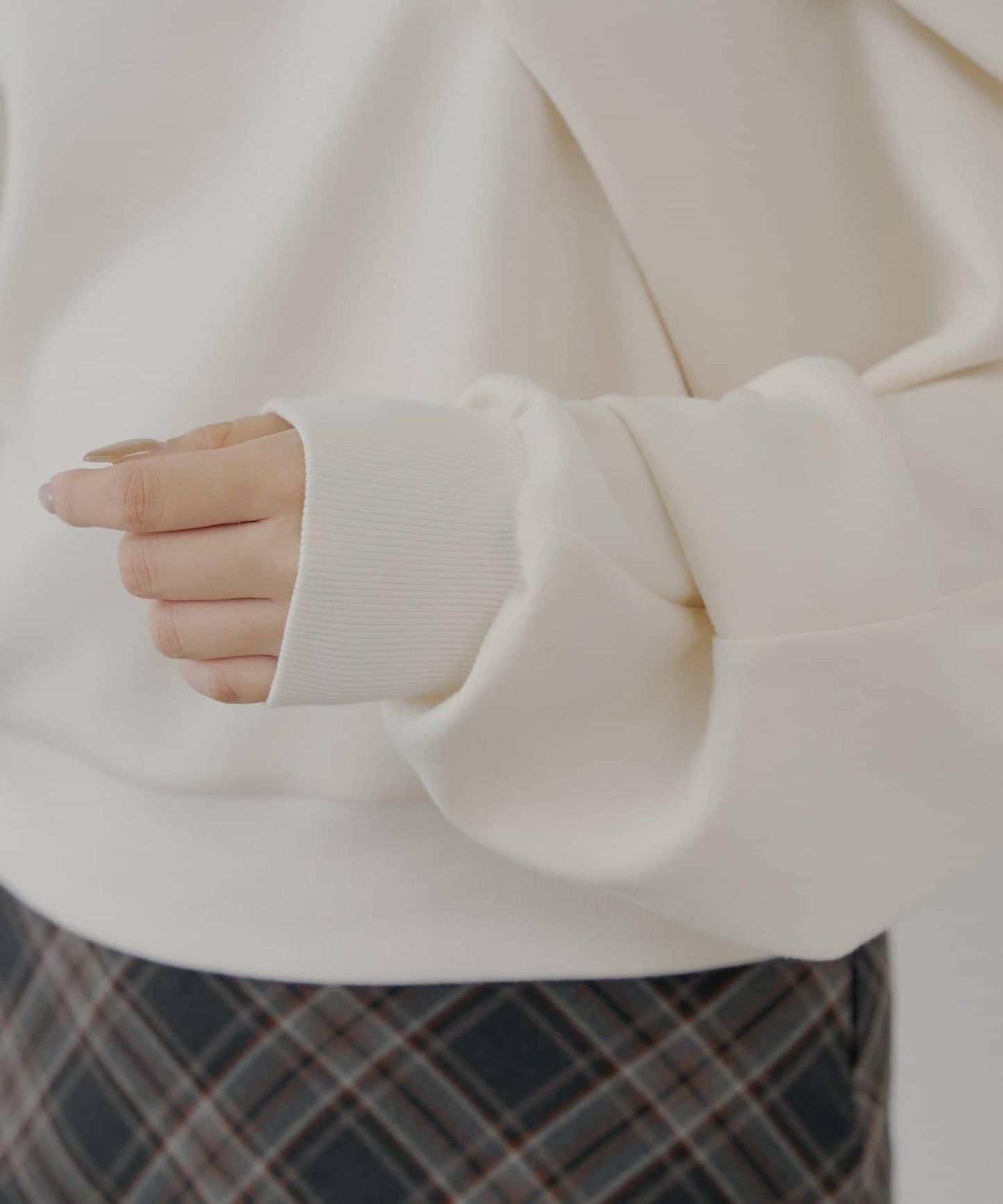 單肩蕾絲上衣
