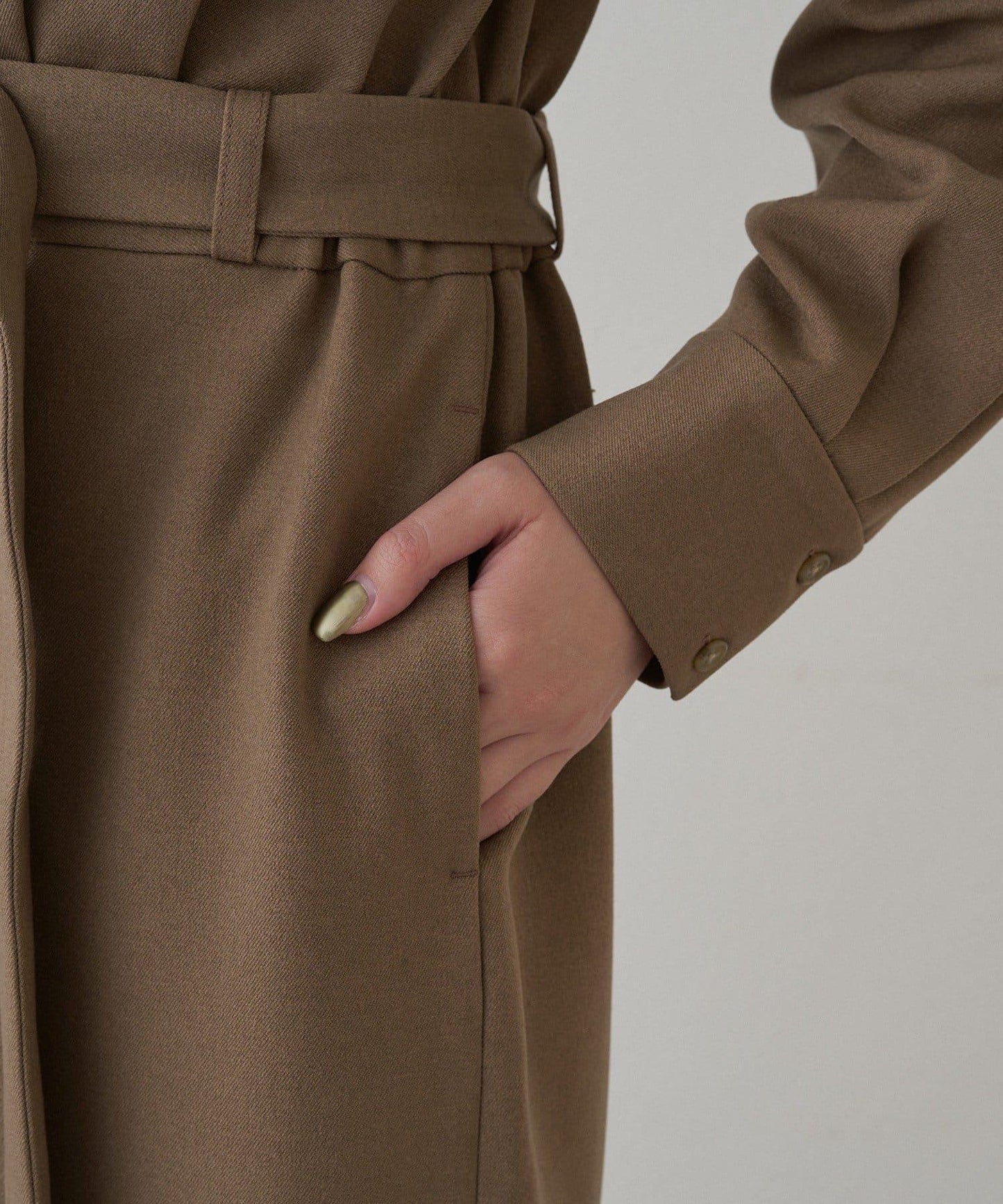 褶皺V字腰帶連衣裙