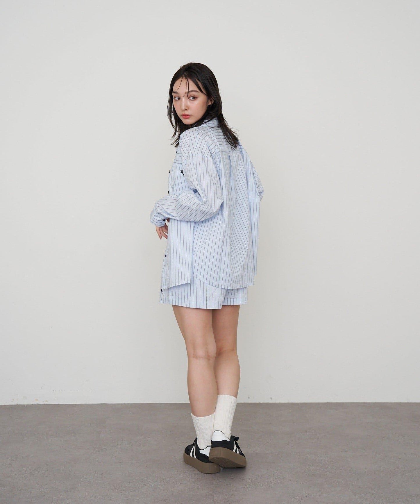 【套裝可搭配】胸部刺繡寬鬆襯衫