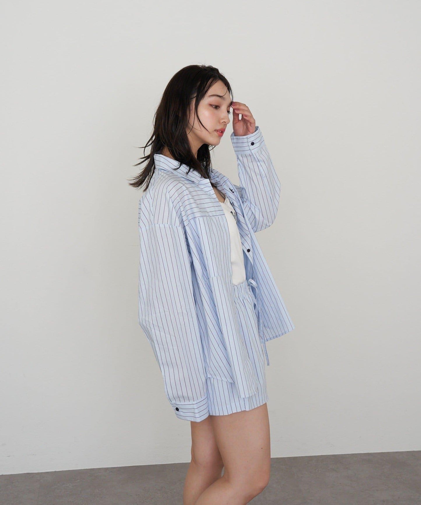 【RAY CASSIN】胸部刺繡寬鬆襯衫