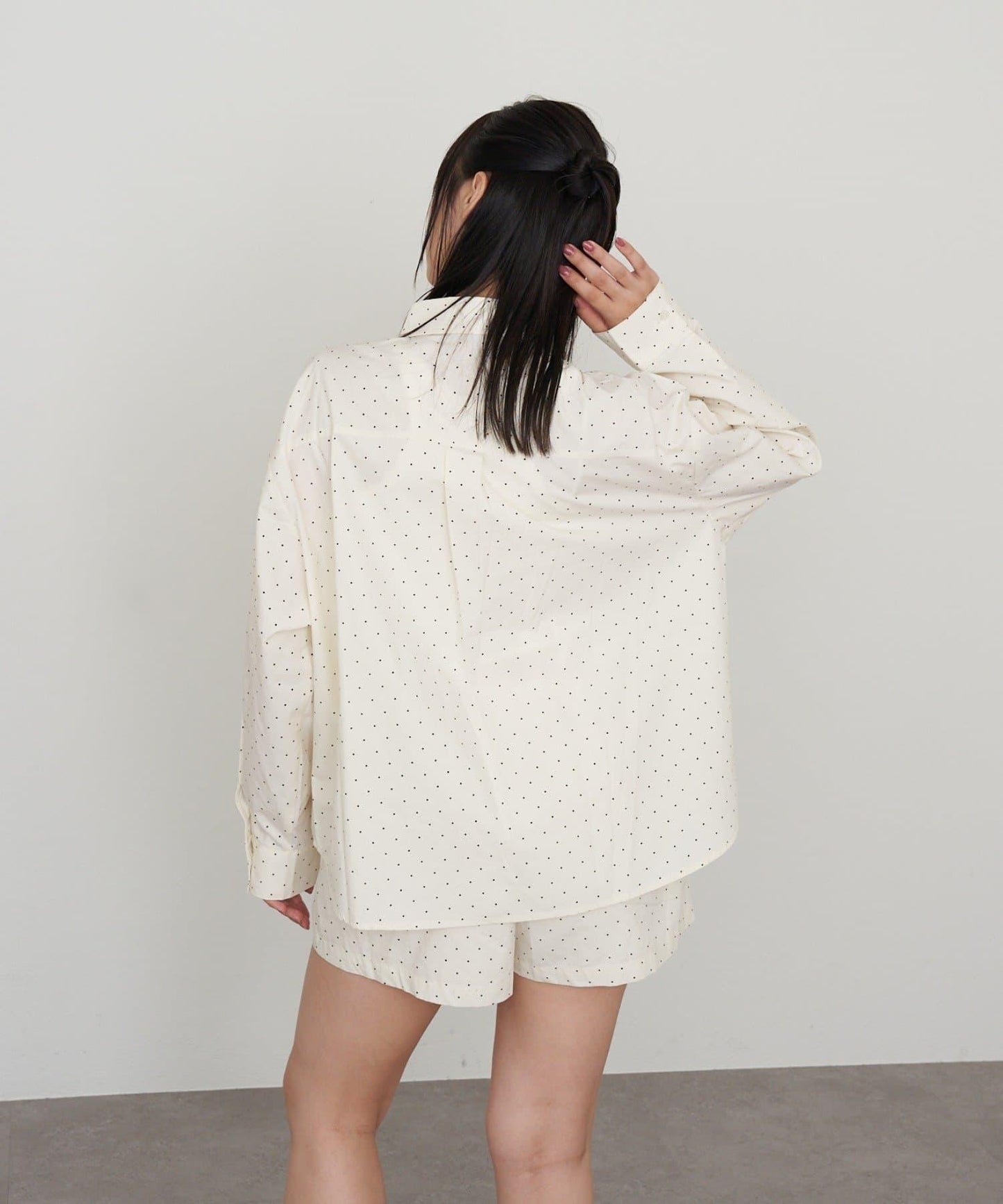 【RAY CASSIN】胸部刺繡寬鬆襯衫