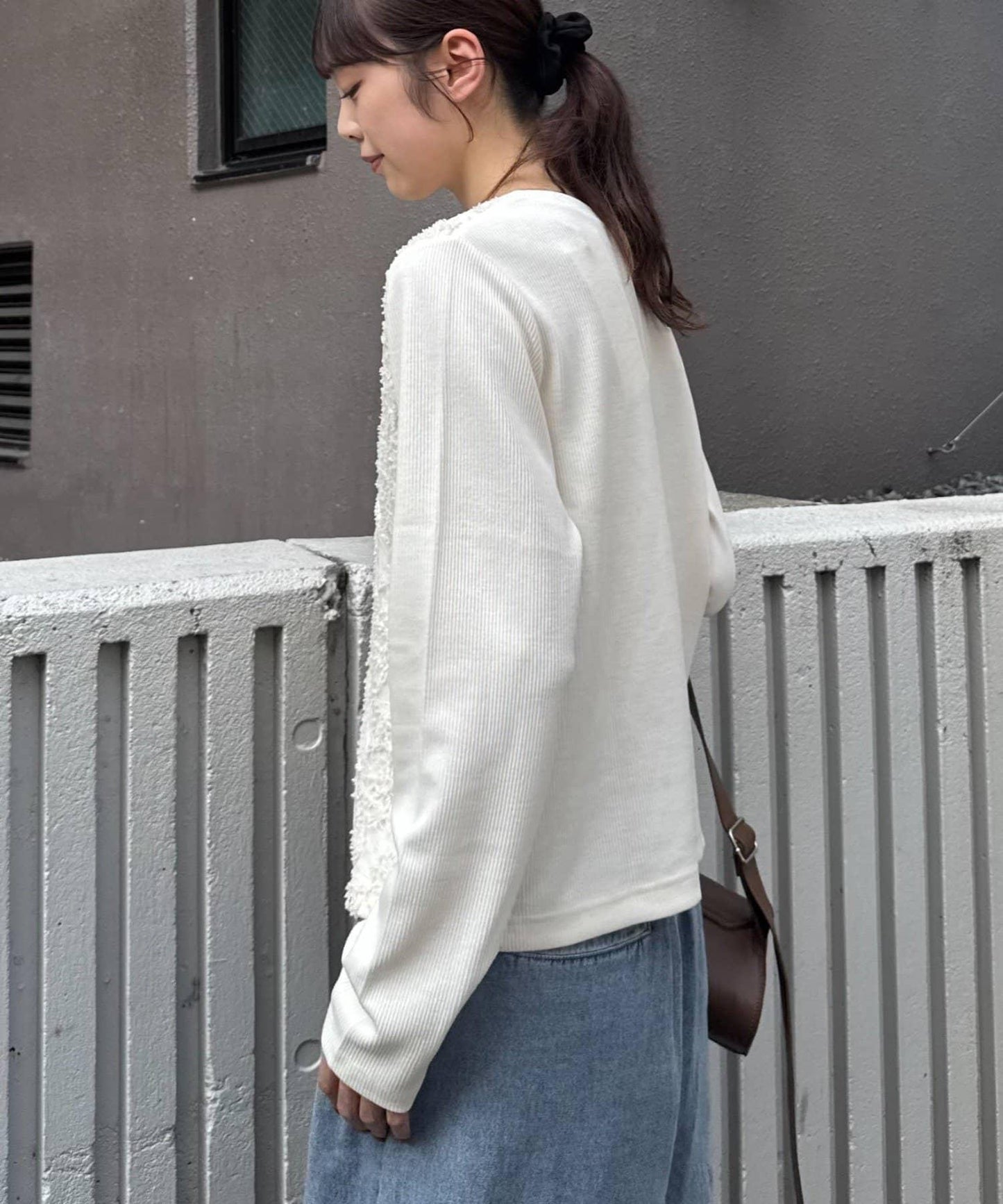 蕾絲拼接羅紋按扣開衫
