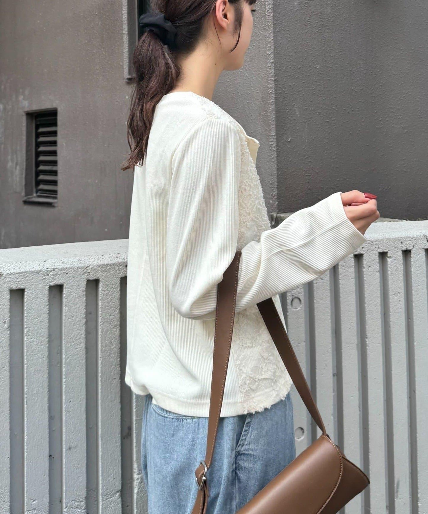 蕾絲拼接羅紋按扣開衫