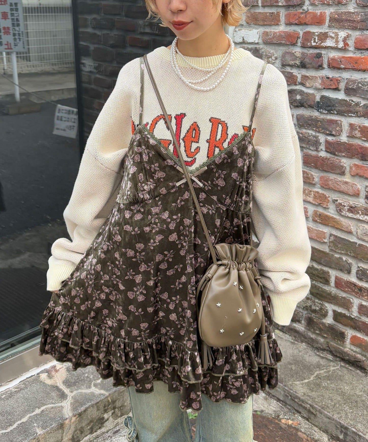 拼色圖案天鵝絨吊帶背心連衣裙〈波點/花卉〉