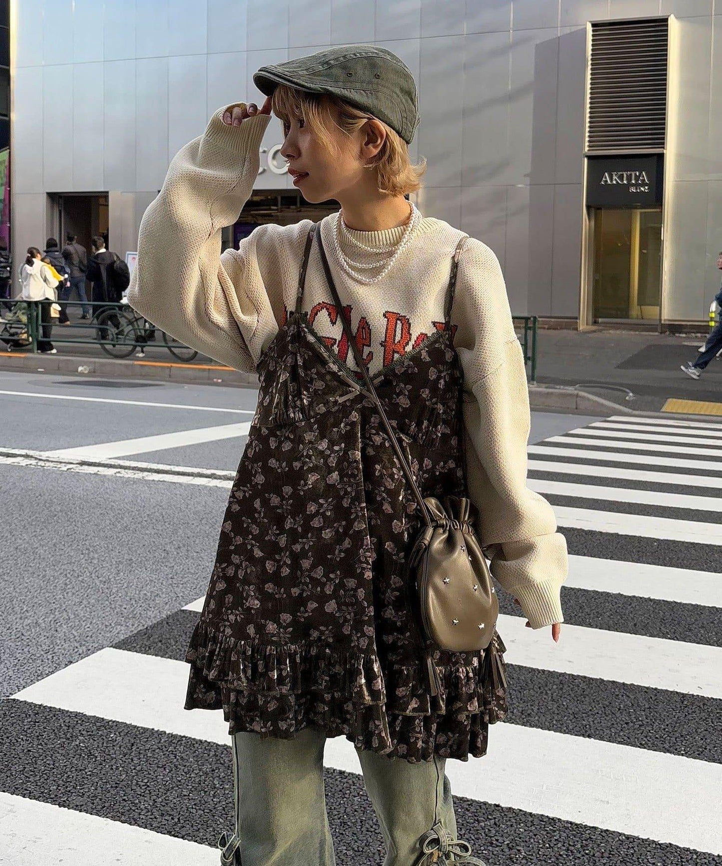 拼色圖案天鵝絨吊帶背心連衣裙〈波點/花卉〉