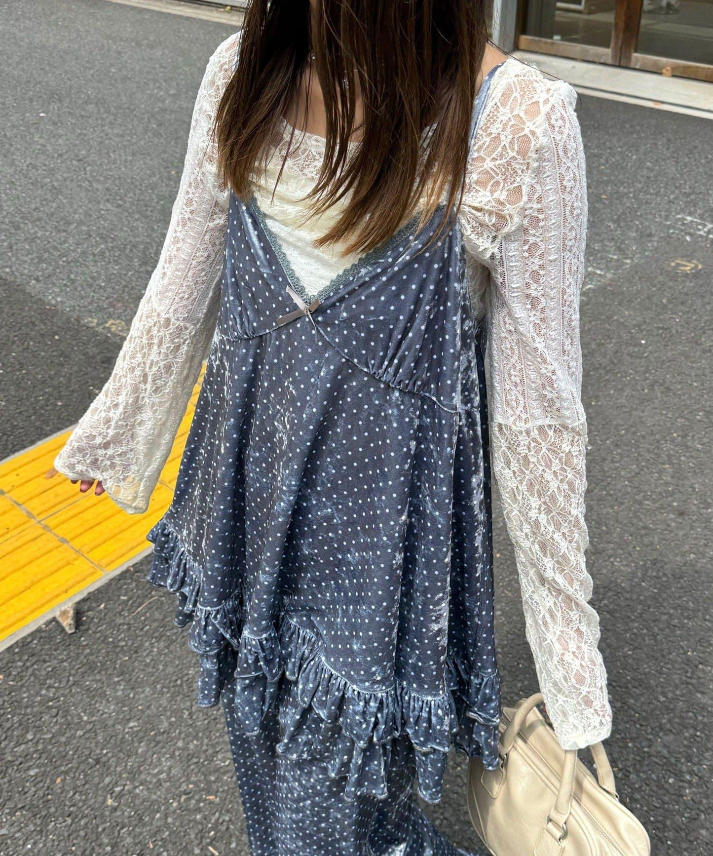 拼色圖案天鵝絨吊帶背心連衣裙〈波點/花卉〉