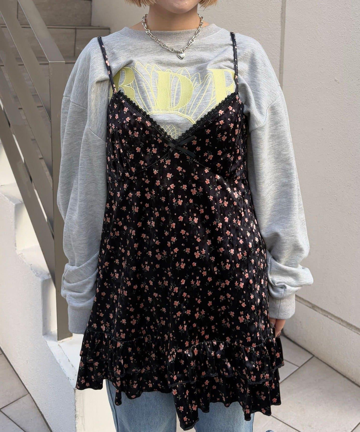 拼色圖案天鵝絨吊帶背心連衣裙〈波點/花卉〉