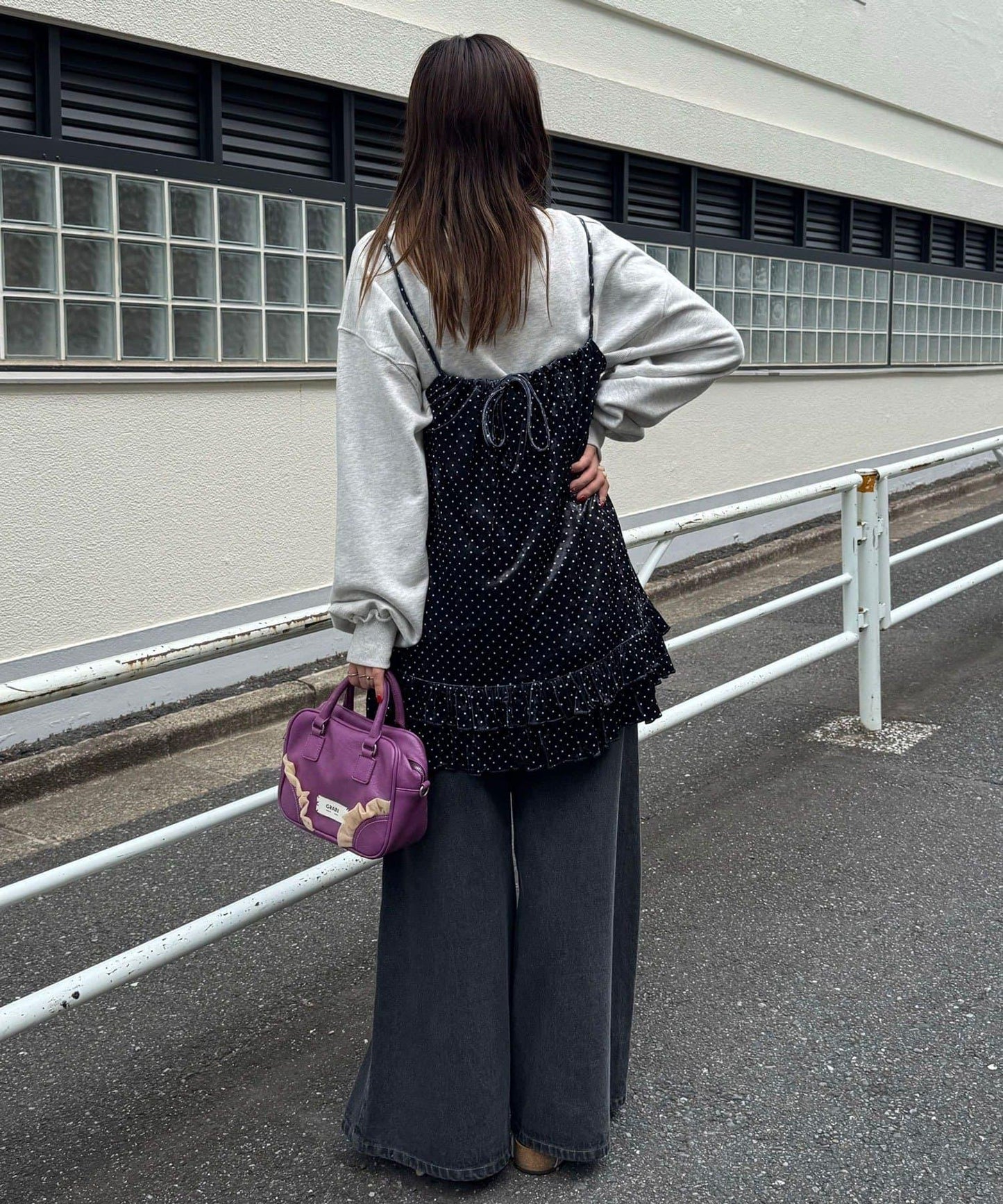 拼色圖案天鵝絨吊帶背心連衣裙〈波點/花卉〉