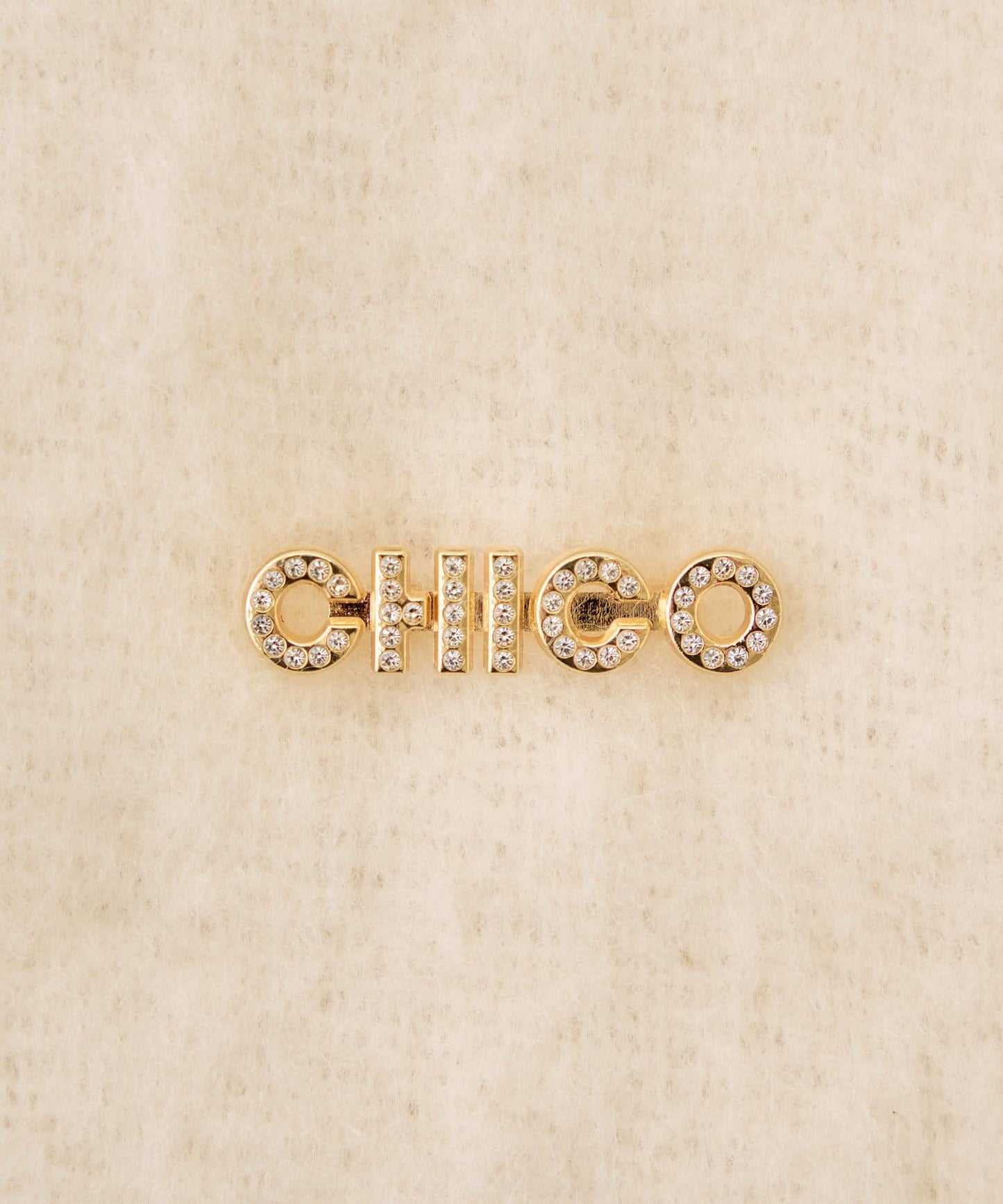 【Chico】帶胸針流蘇圍巾披肩