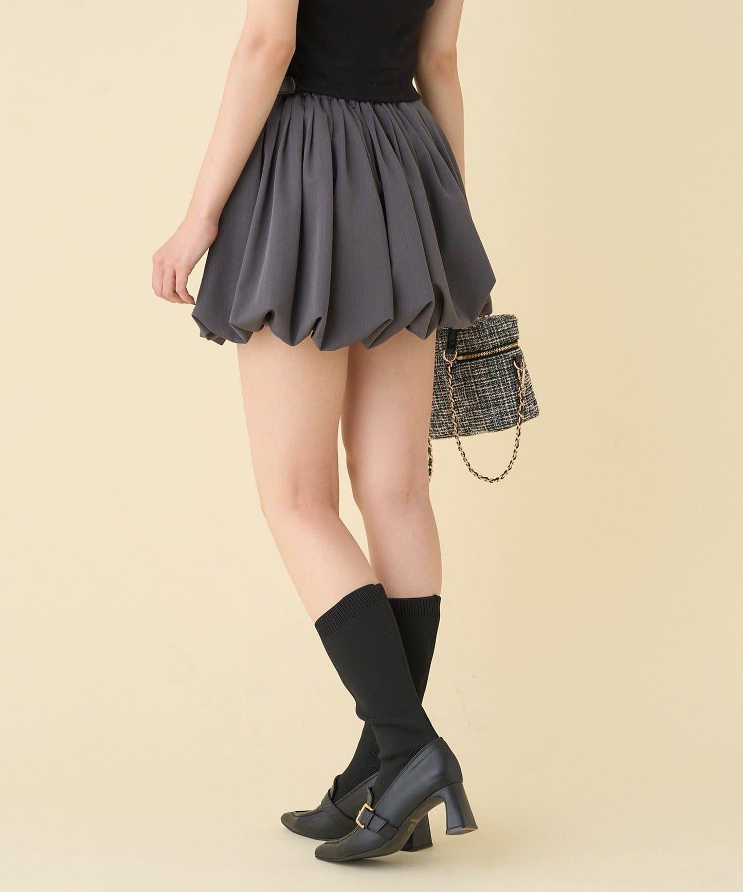 帶腰帶百褶泡泡迷你裙