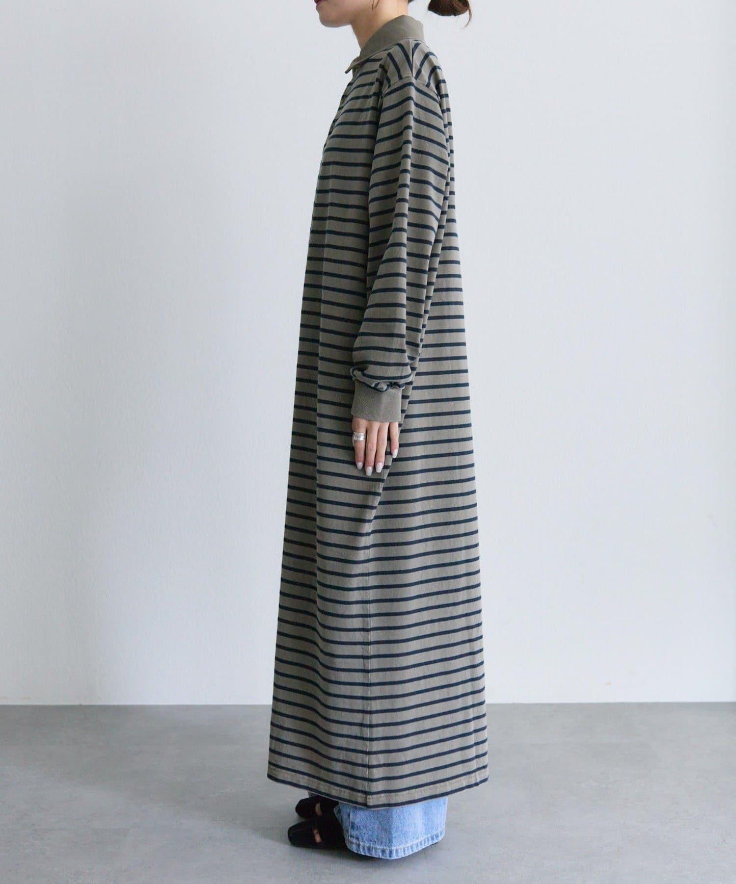 顏料條紋翻領連衣裙