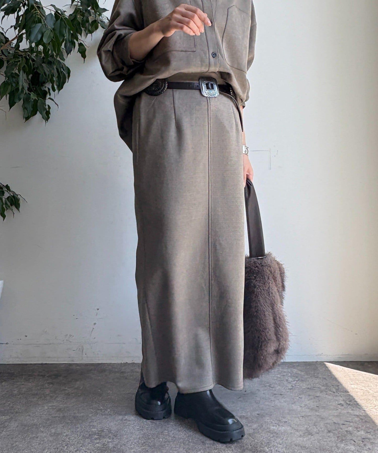 スウェードダンボールIラインスカート