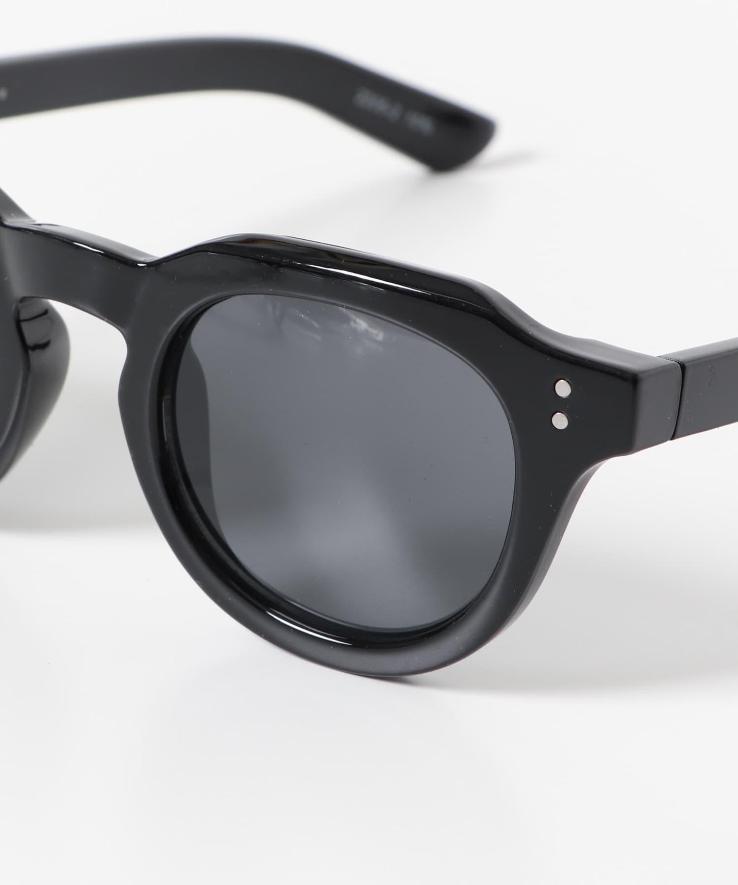 中性款皇冠造型太陽鏡