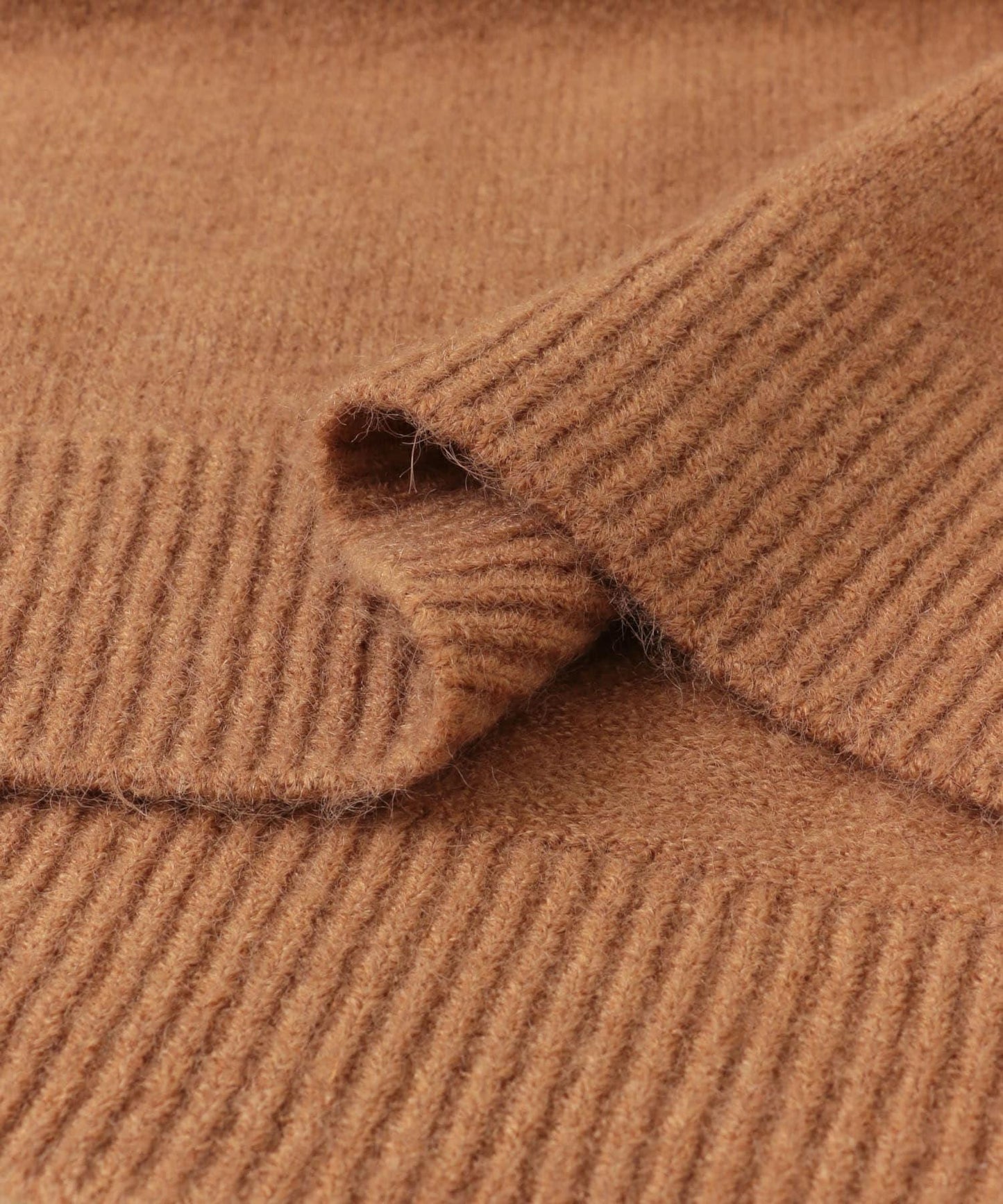 不對稱一字肩寬鬆針織衫