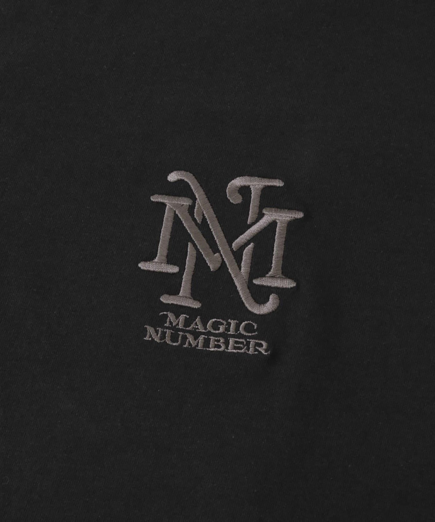 MAGIC NUMBER徽標T恤