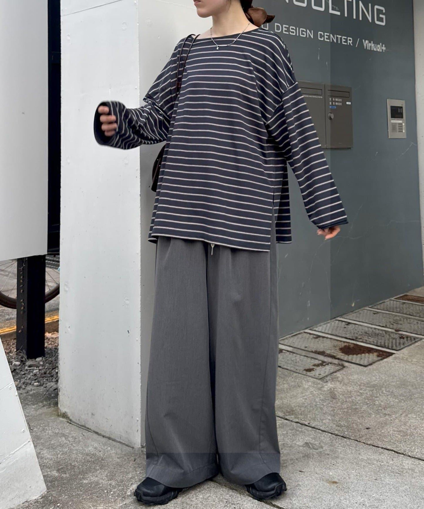 透視斜紋條紋單點刺繡寬鬆T恤